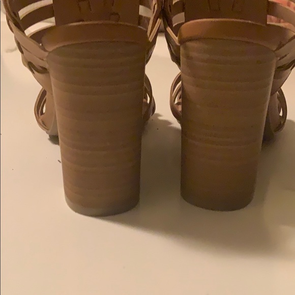 Strappy high heeled sandals - Picture 3 of 4
